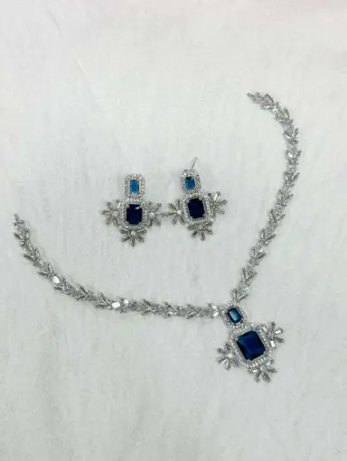 Daimond cut neckpiece